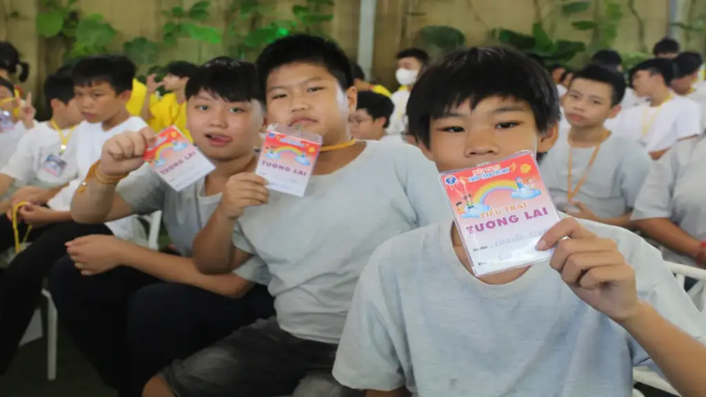 Giấc mơ giản dị của những đứa trẻ chỉ khát khao được đi học