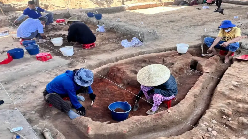 Giải mã dấu tích lò nung mới phát hiện tại thành cổ Châu Sa