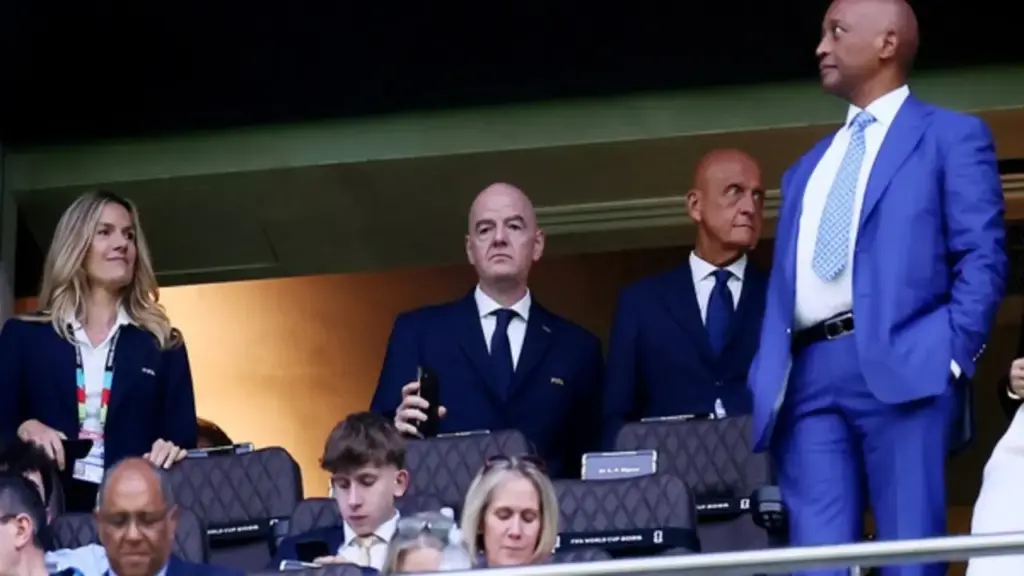 Giám đốc trọng tài FIFA Collina lên tiếng nóng về 2 tình huống nhạy cảm trận Argentina thắng ngược Ai Cập
