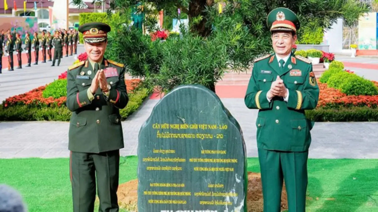 Giao lưu quốc phòng biên giới Việt Nam - Lào lan tỏa tình đoàn kết đặc biệt