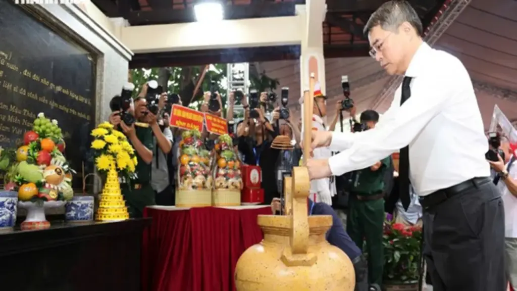 'Gọi tên những vì sao đất nước', chung nhịp đập từ trái tim yêu thương