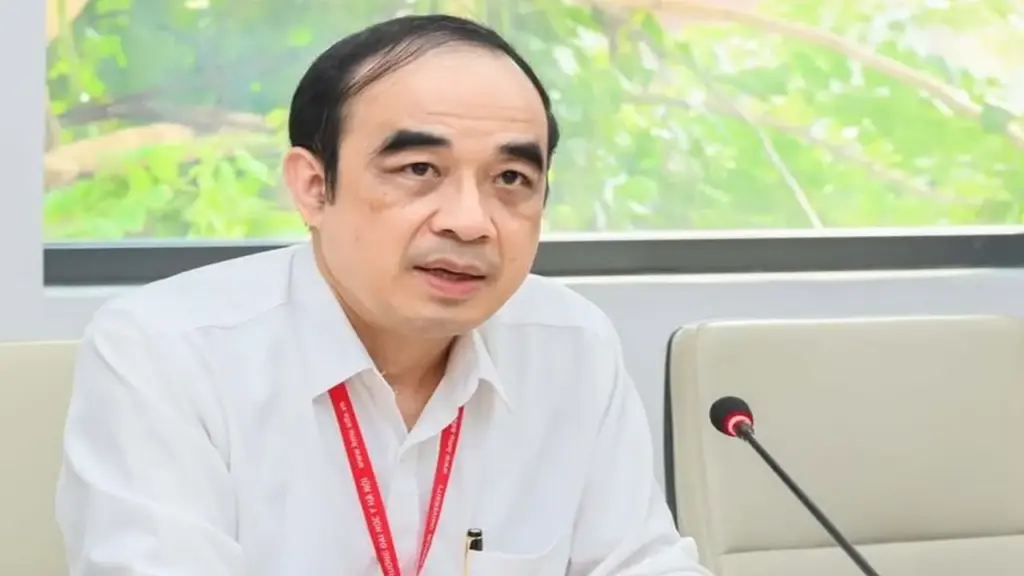 GS Nguyễn Hữu Tú giữ chức Hiệu trưởng Trường đại học Y Hà Nội đến khi nghỉ hưu