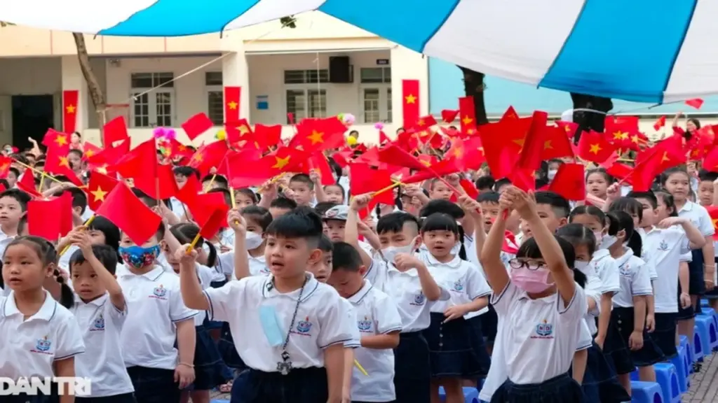 Hà Nội nâng mức hỗ trợ ăn bán trú cho học sinh tiểu học, tăng 10.000 đồng
