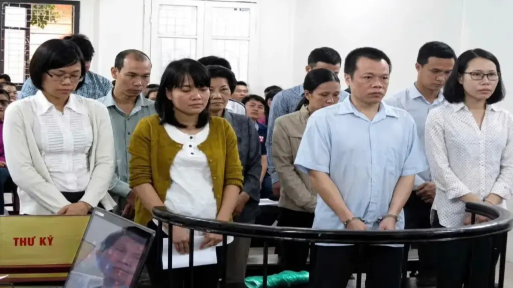 Hai cựu giám đốc bị truy tố vắng mặt trong vụ vay khống tại SeaBank