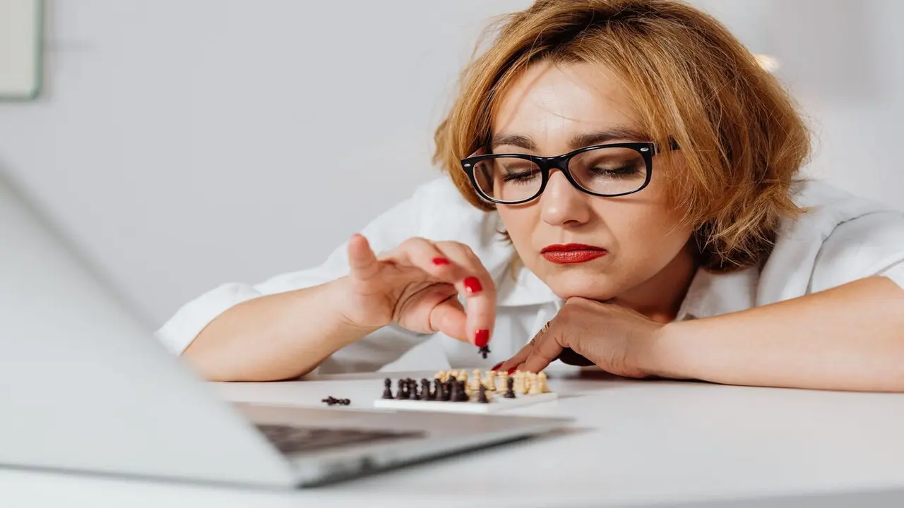 Hai thói quen dễ bị hiểu lầm của người thông minh
