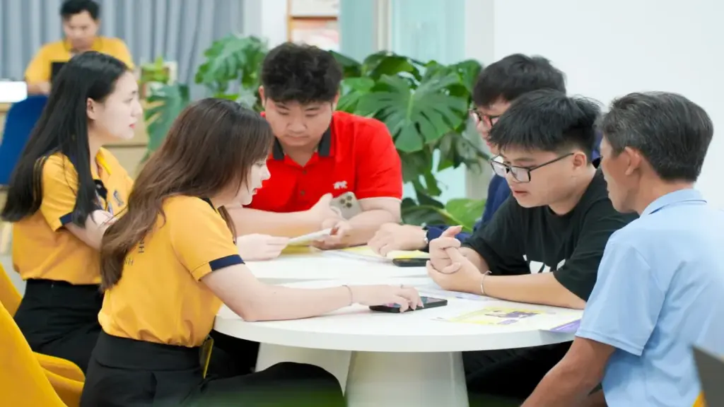Hai trường đại học công bố điểm sàn từ 15 điểm theo kết quả thi tốt nghiệp THPT