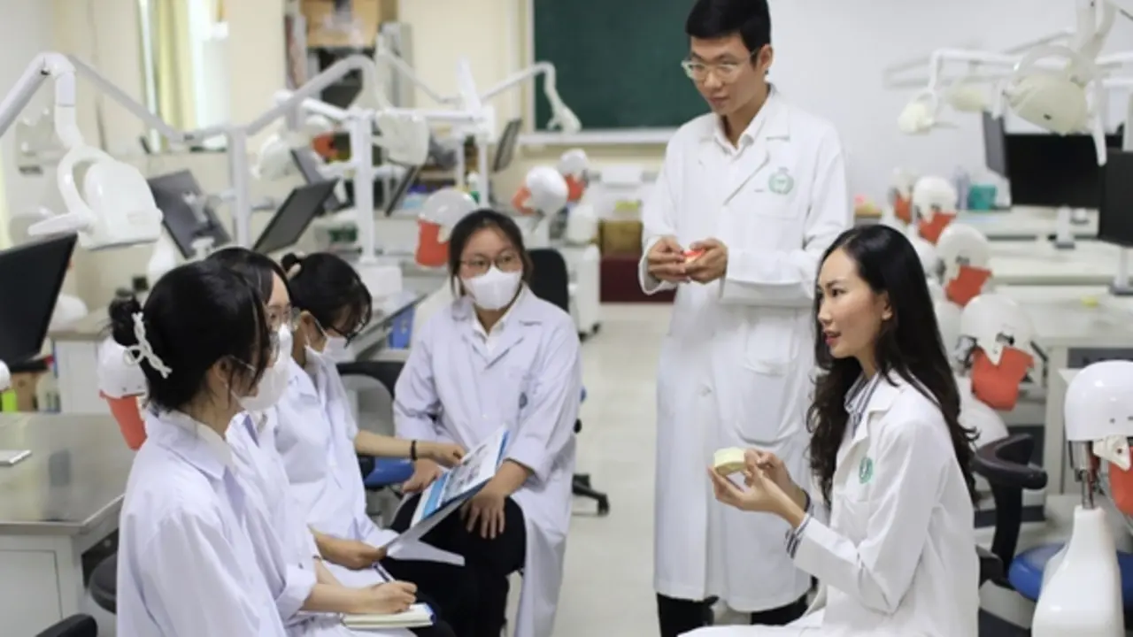 Hai trường y dược công lập đầu tiên phía Bắc công bố điểm sàn