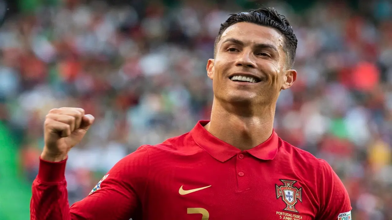 Hàng triệu người hâm mộ khắp thế giới cảm ơn Ronaldo