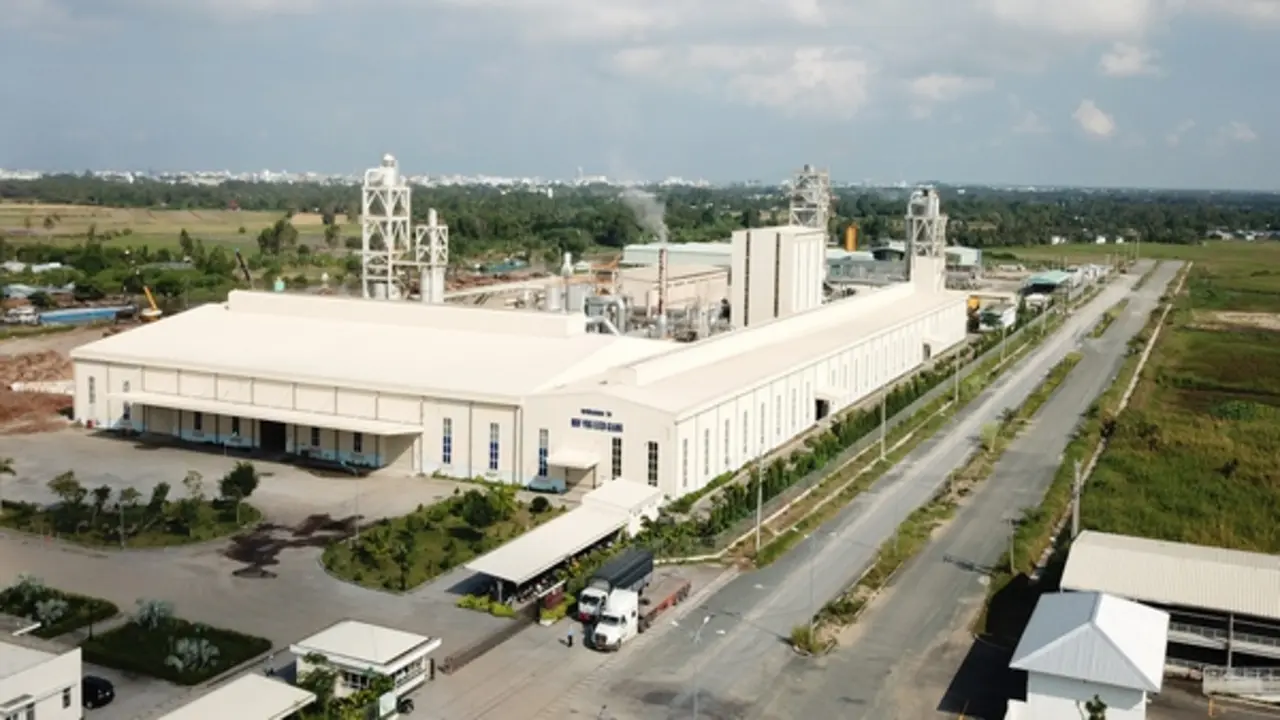 Hành trình 10 năm tại ‘nhà máy gỗ không ngủ’ ở miền Tây