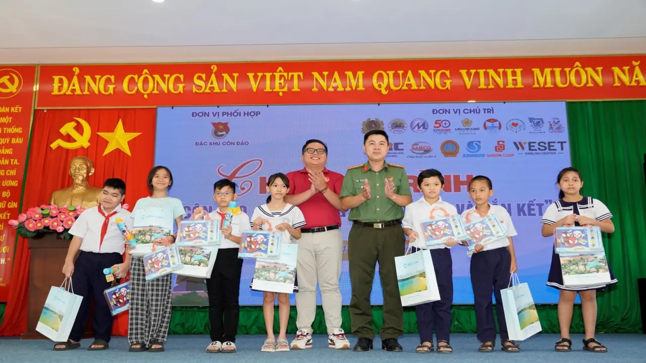 Hành trình về nguồn 'Côn Đảo - Khát vọng xanh, tri ân và gắn kết'