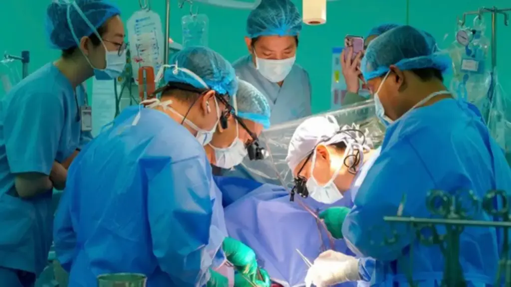 Hành trình ‘xuyên Việt’ của trái tim từ Hà Nội vào TP.HCM cứu bệnh nhi suy tim