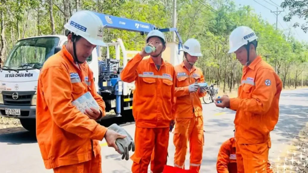 Hát mãi khúc thanh xuân EVNHCMC
