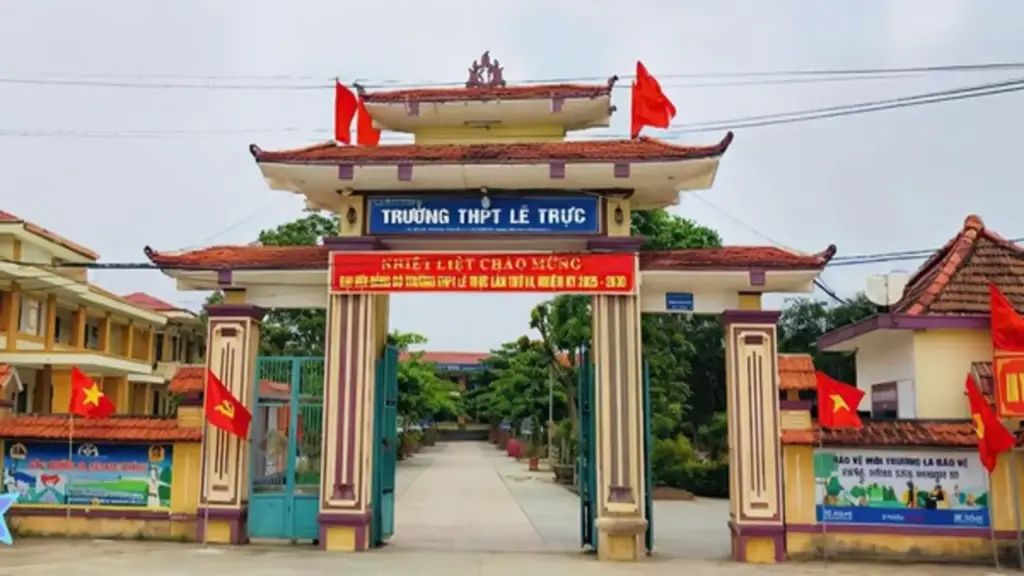Hiệu trưởng có con dự thi tại điểm thi bị tố tiêu cực nói gì?