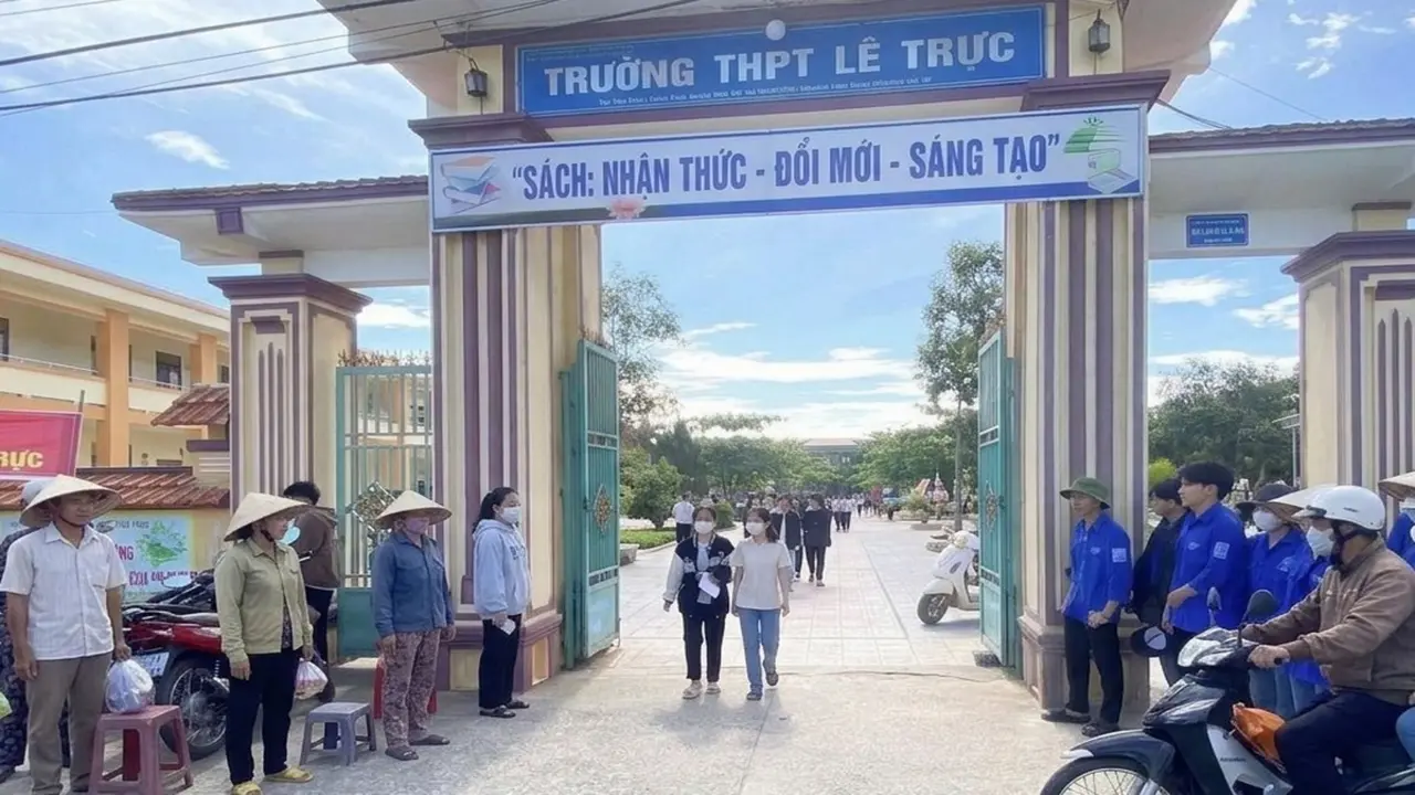 Hiệu trưởng nói gì về thông tin tố cáo tiêu cực thi tốt nghiệp tại Trường THPT Lê Trực?