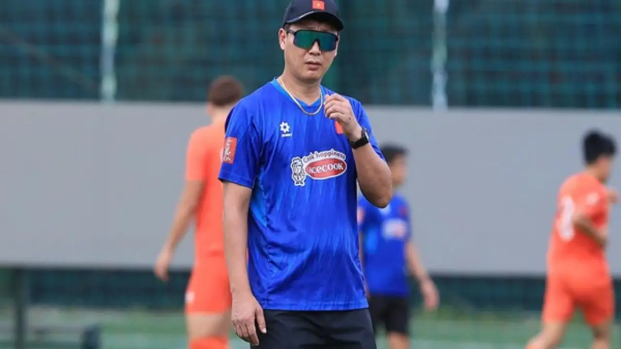 HLV Kim Sang-sik gọi gương mặt 'lạ' lên đội tuyển Việt Nam: Vá lại hàng thủ khi chia tay Duy Mạnh
