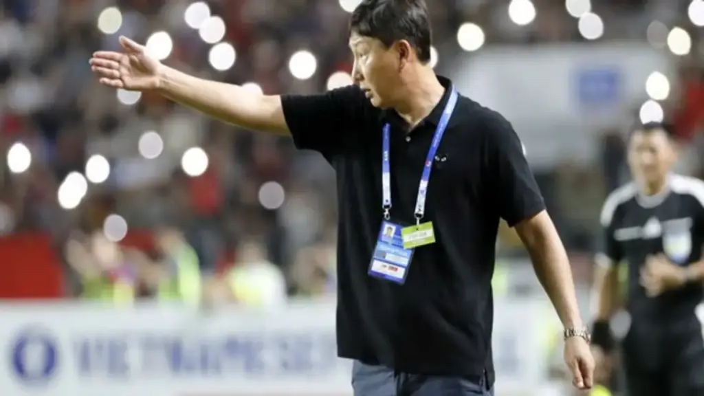 HLV Kim Sang-sik khen ngợi Đình Bắc, tiết lộ sốc về Xuân Son: 'Cậu ấy bị đau...'