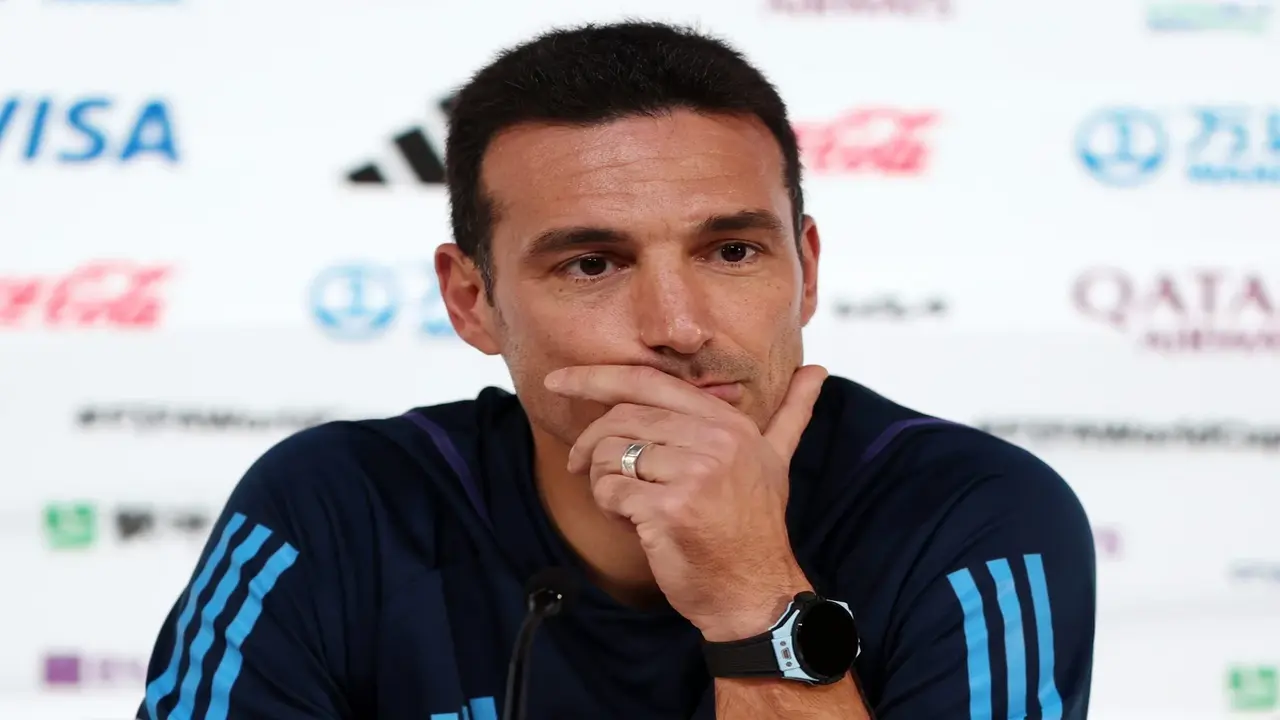 HLV Scaloni ra thông báo 'đau lòng' cho người Argentina