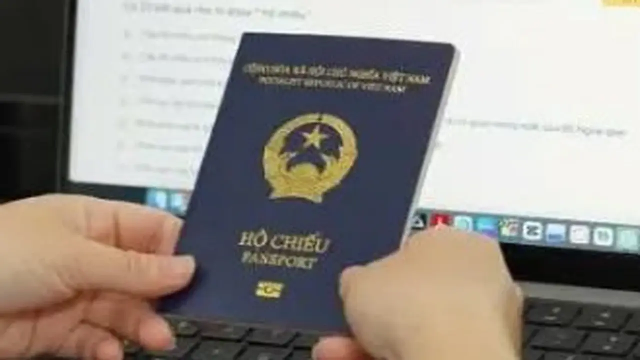 Hộ chiếu trên VNeID không thay thế bản cứng khi xuất nhập cảnh
