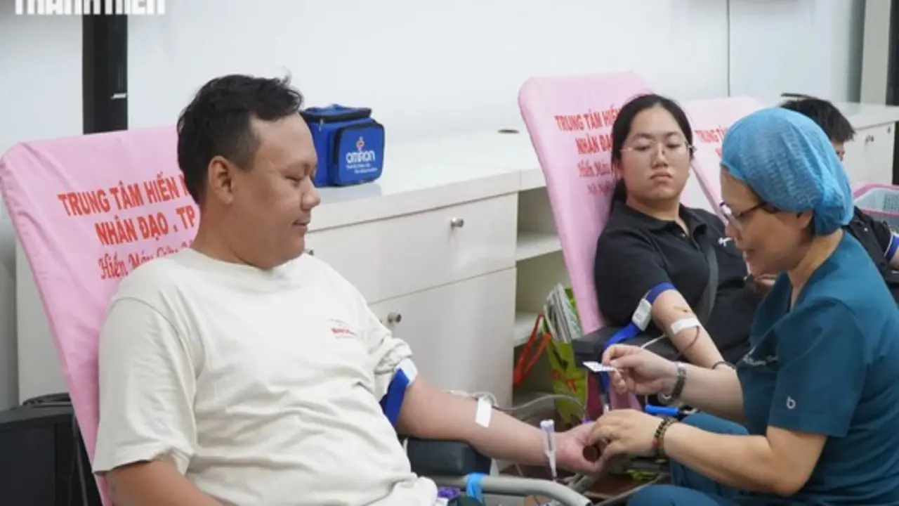 Hơn 300 người hiến máu dịp kỷ niệm 50 năm quan hệ ngoại giao Việt Nam - Thái Lan