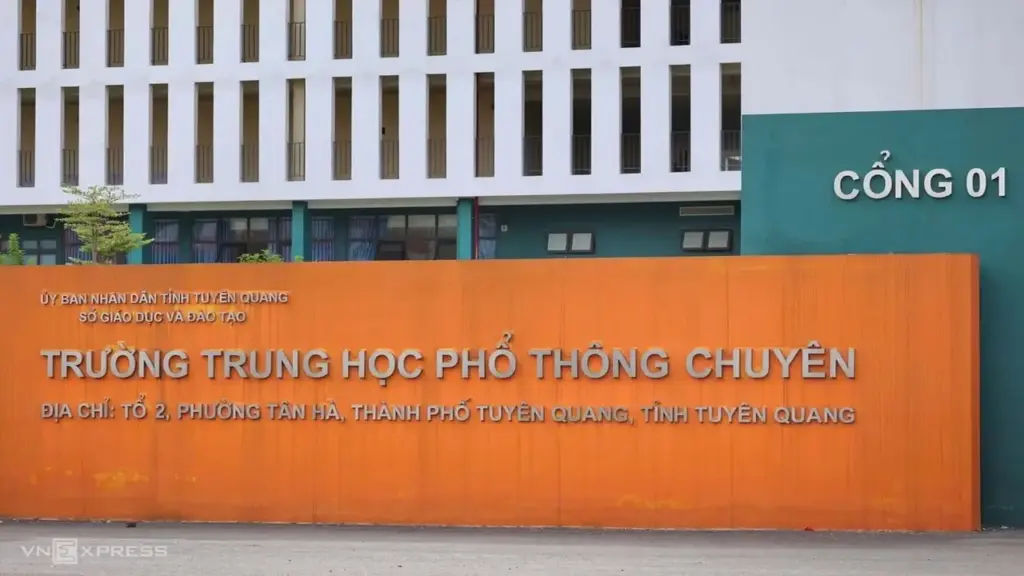 Hơn 320 học sinh chuyên Tuyên Quang được đăng ký xét tuyển đại học