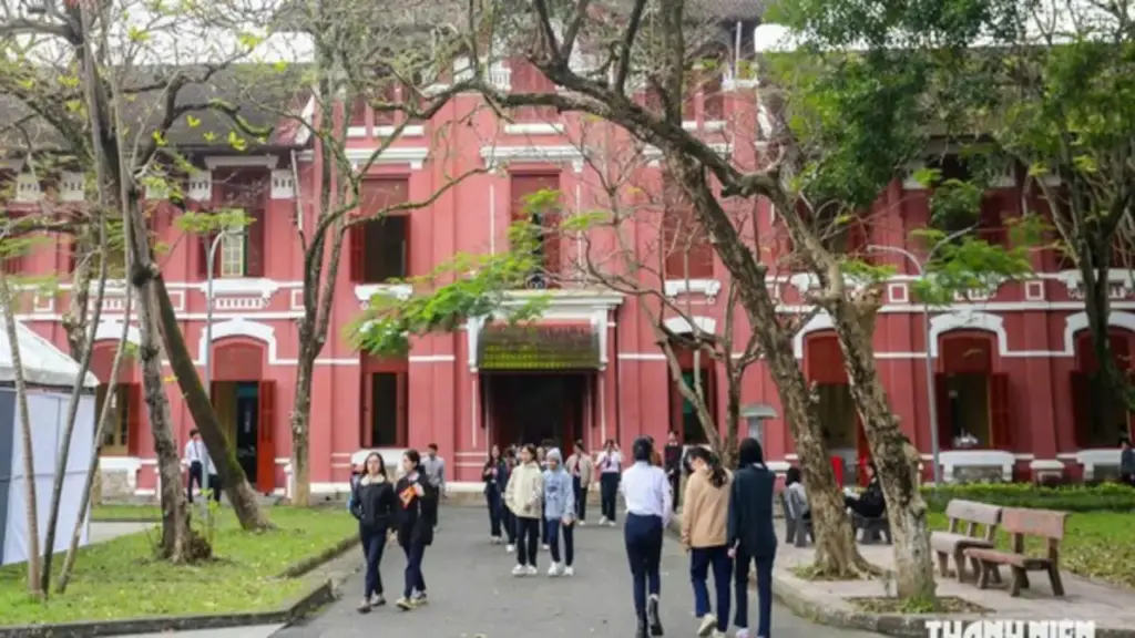 Huế cấp sách giáo khoa miễn phí cho học sinh từ năm học 2026 - 2027