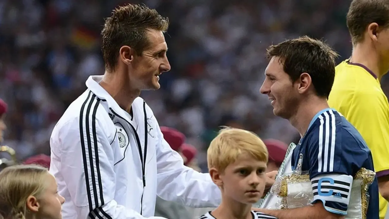 Huyền thoại World Cup tiết lộ cuộc gọi với Messi