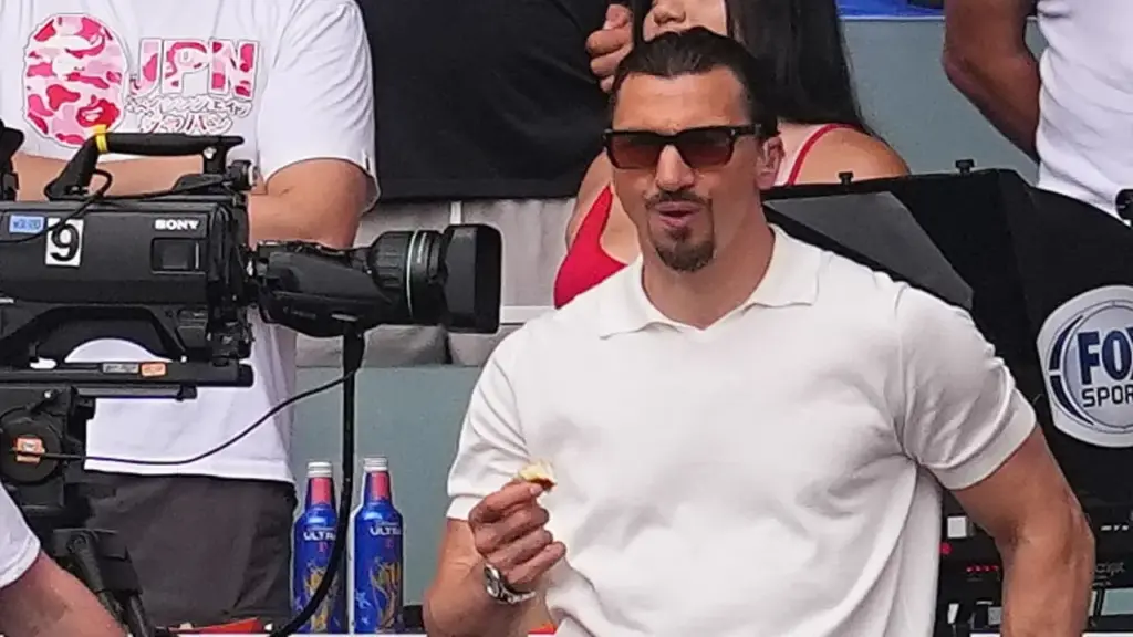 Ibrahimovic: 'Messi sở hữu Bàn chân của Chúa'