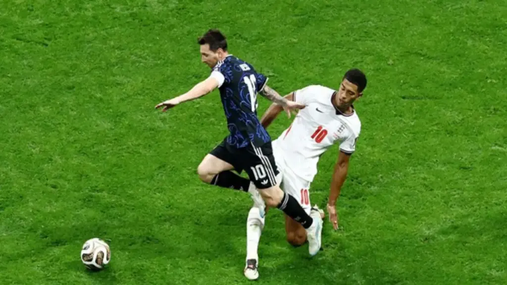 Ibrahimovic: Người Anh đã thấy ‘bàn tay của Chúa’, giờ chứng kiến ‘bàn chân trái của Chúa’