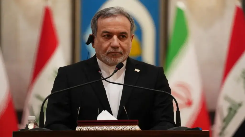 Iran dọa đáp trả tương xứng nếu Mỹ phá cầu, nhà máy điện
