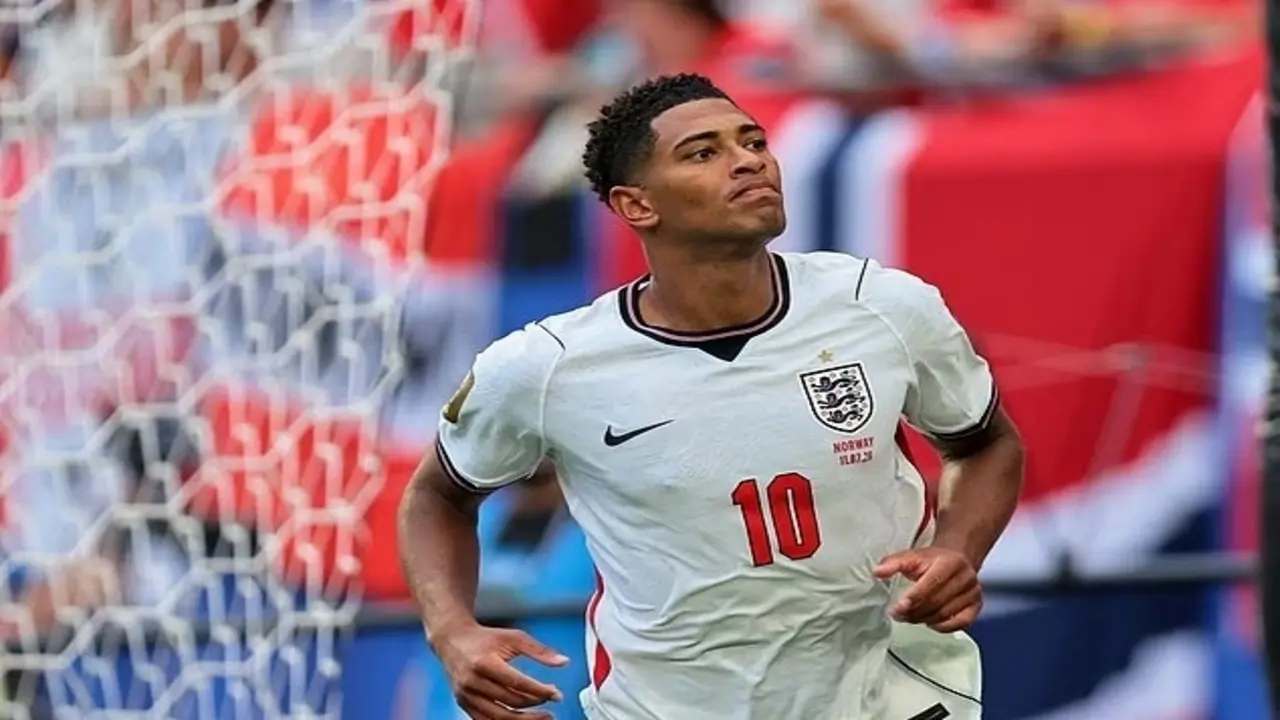 Jude Bellingham lập kỳ tích chưa từng có cho tuyển Anh tại World Cup