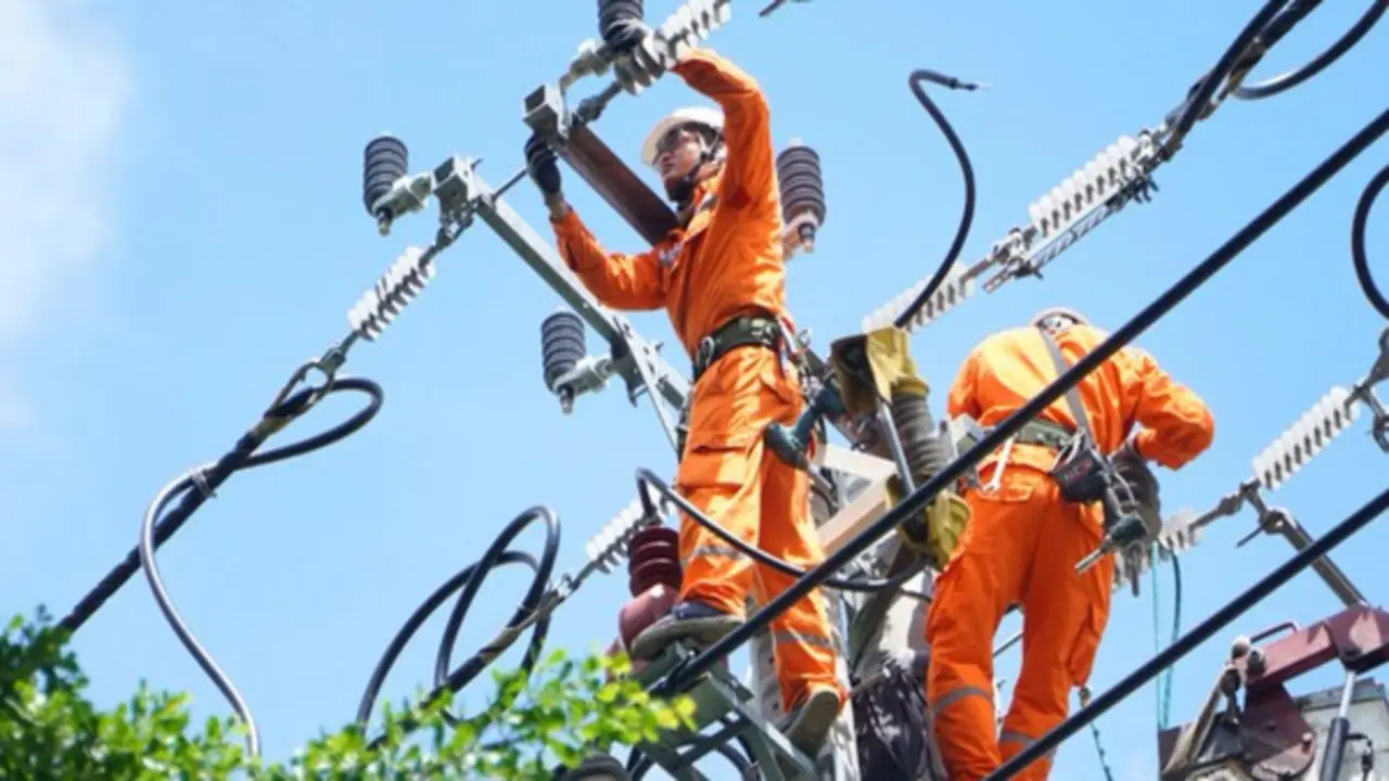 Kết quả cuộc thi 'Tự hào 50 năm ngành điện thành phố mang tên Bác'