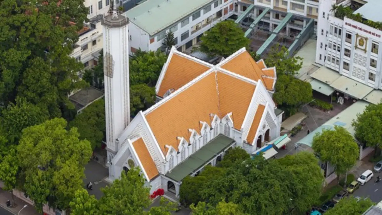Khám phá vẻ đẹp nhà thờ Dòng Chúa Cứu Thế ở trung tâm TP.HCM