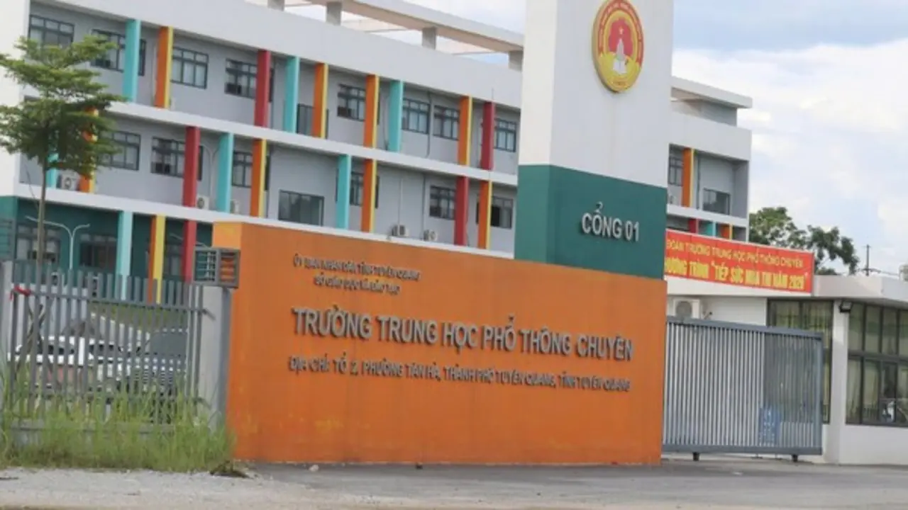Khởi tố Hiệu trưởng Trường Chuyên Tuyên Quang