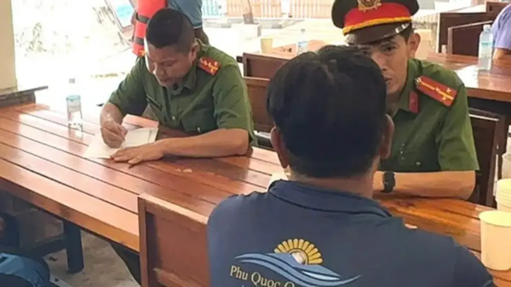 Khởi tố vụ án, tạm giữ thuyền trưởng vụ chìm ca nô làm 15 du khách tử vong