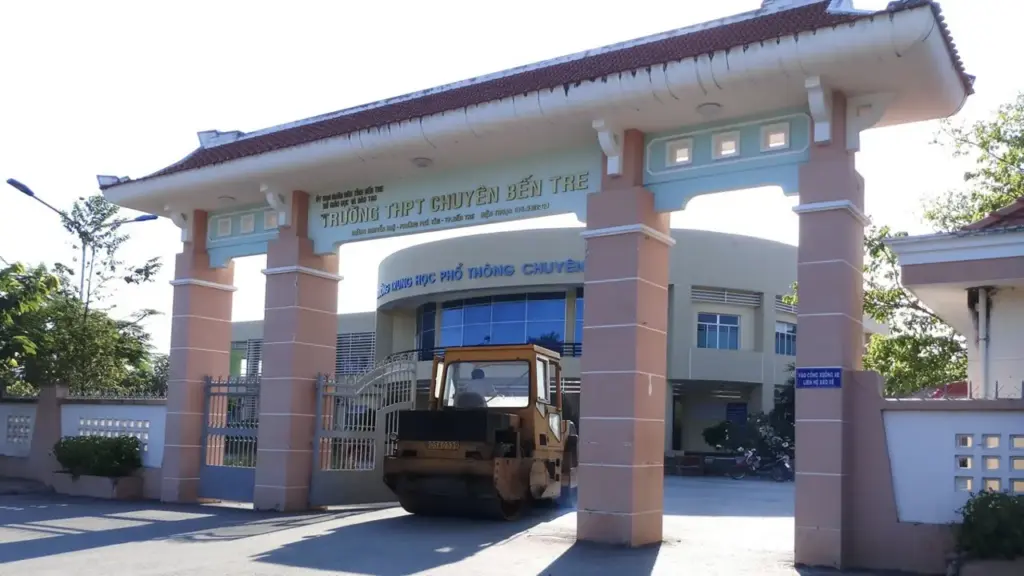 Không chỉ ở Đắk Lắk, thí sinh chỉ đạt 2,25 điểm vẫn vào trường chuyên tại Bến Tre