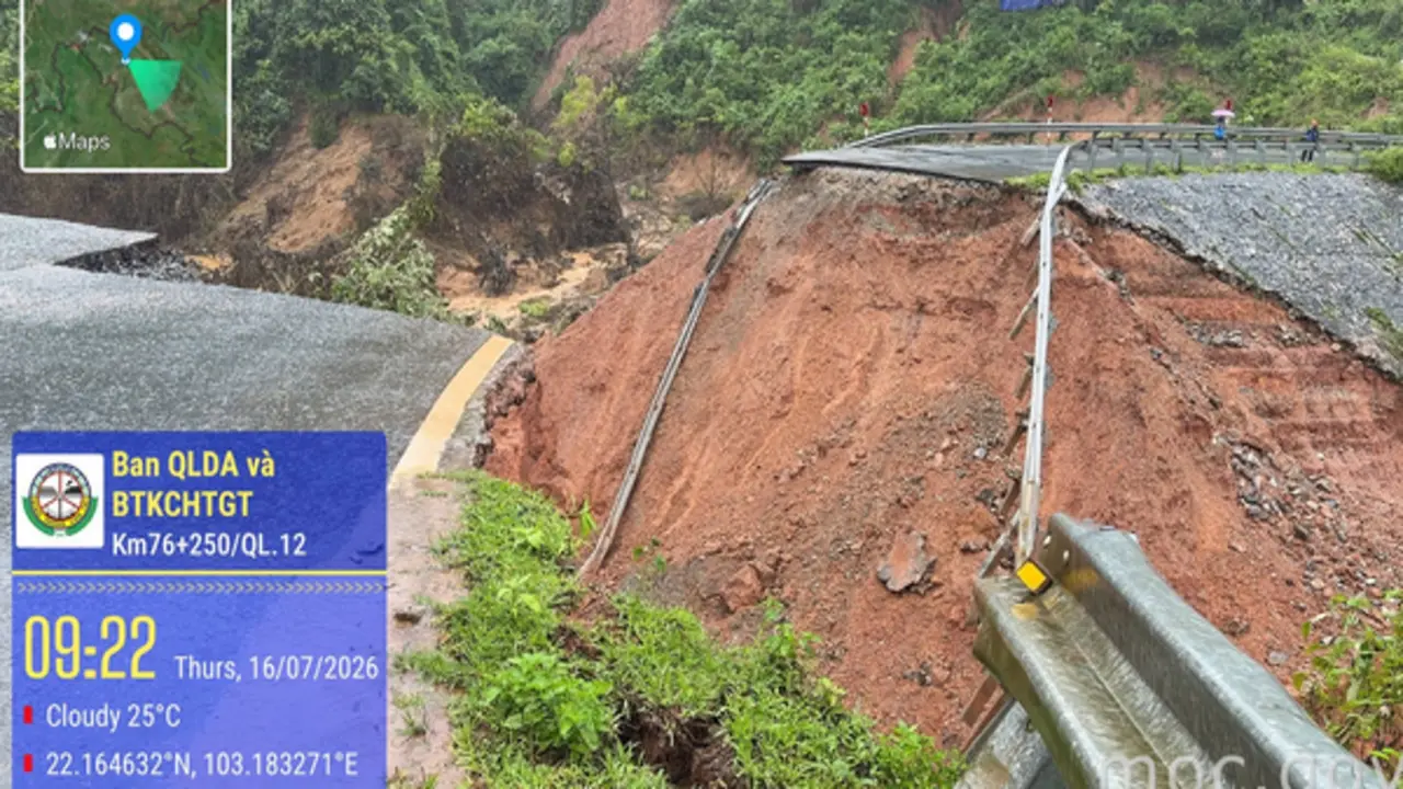 Lai châu thông xe Km76+250 Quốc lộ 12 sau thiên tai