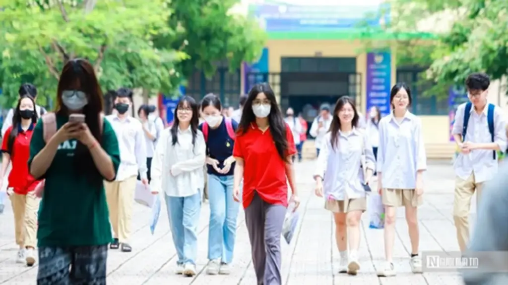Lần đầu sau nhiều năm, 2 thí sinh tự do trở thành thủ khoa toàn quốc kỳ thi tốt nghiệp THPT