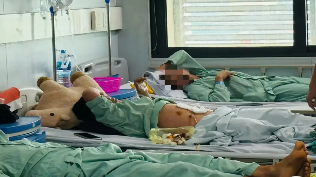 Lãnh đạo Sở GD&ĐT Hà Nội thông tin vụ "tố" học sinh bị nhét bút vào hậu môn