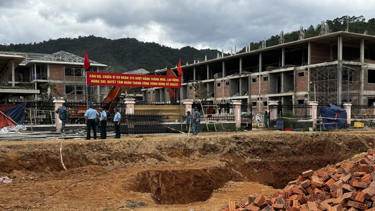 Lãnh đạo TP Đà Nẵng đặt thời hạn chót bàn giao 6 trường liên cấp vùng biên giới