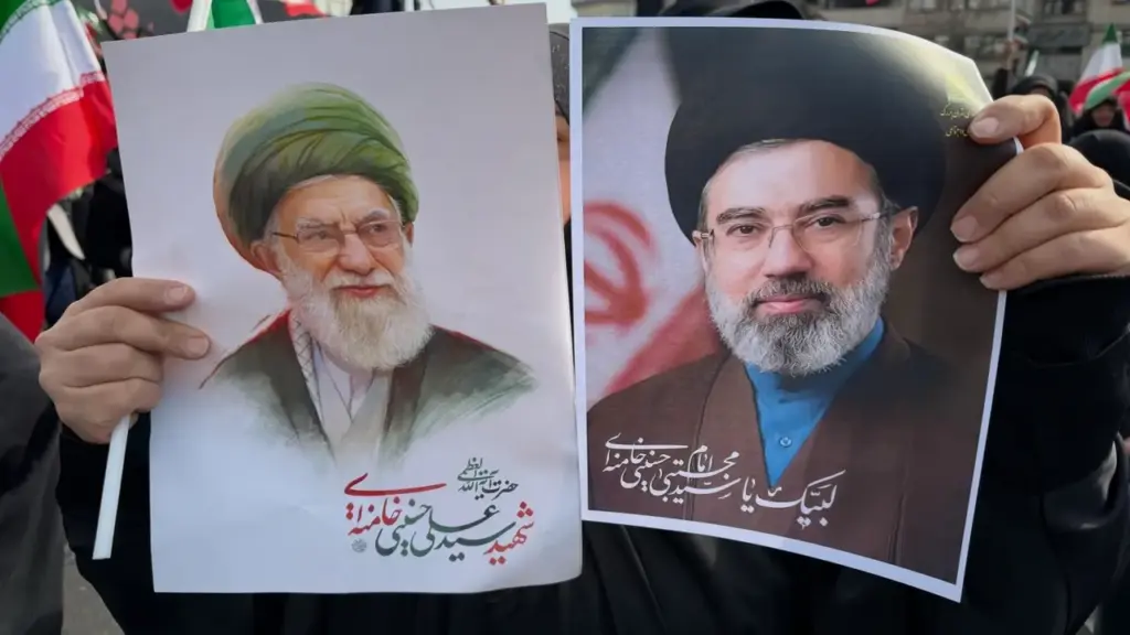 Lãnh tụ Tối cao Iran không xuất hiện tại lễ tang cha