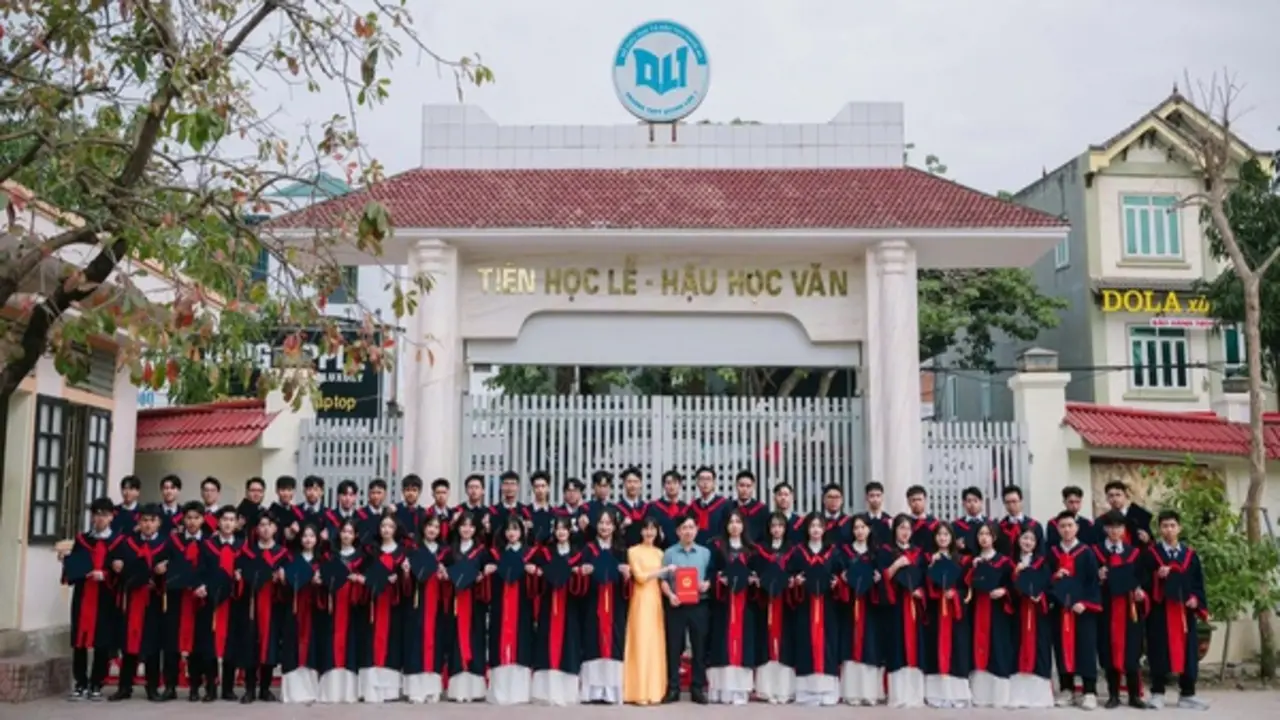 Lớp học trường làng ở Nghệ An có 18 học sinh đạt điểm 10 môn toán