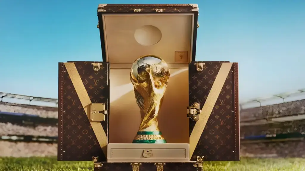 Louis Vuitton ra mắt rương đựng cúp vô địch World Cup 2026