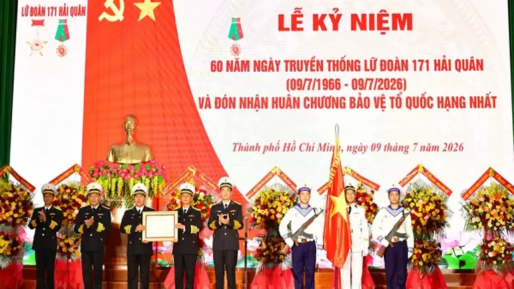 Lữ đoàn 171 Vùng 2 Hải quân tổ chức lễ kỷ niệm 60 năm ngày truyền thống