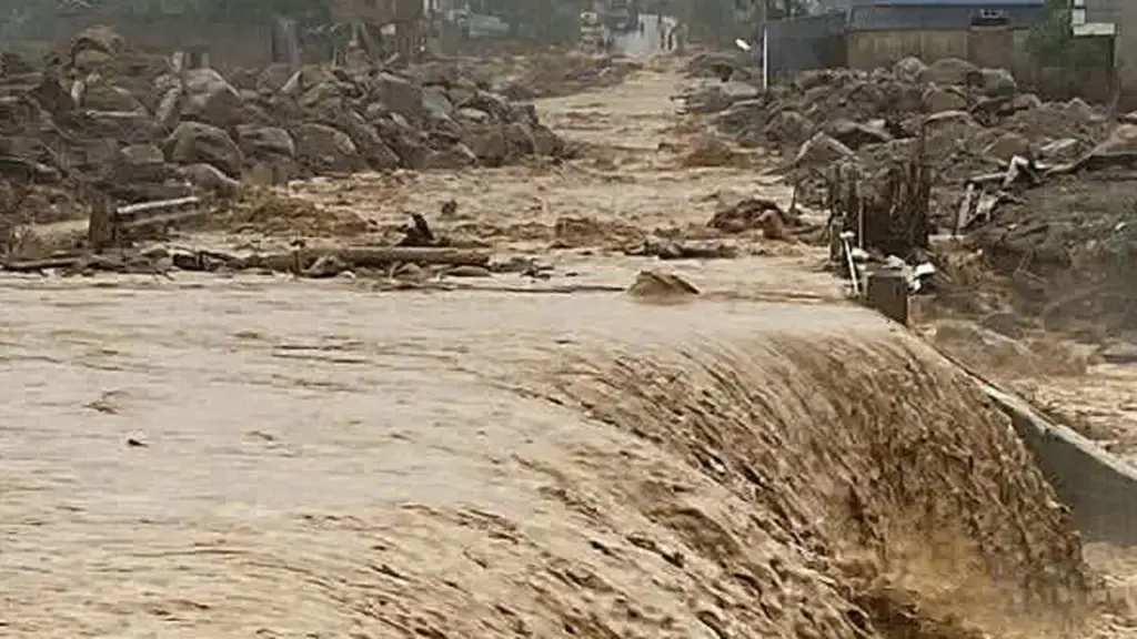 Lũ lại tràn về Mường Than