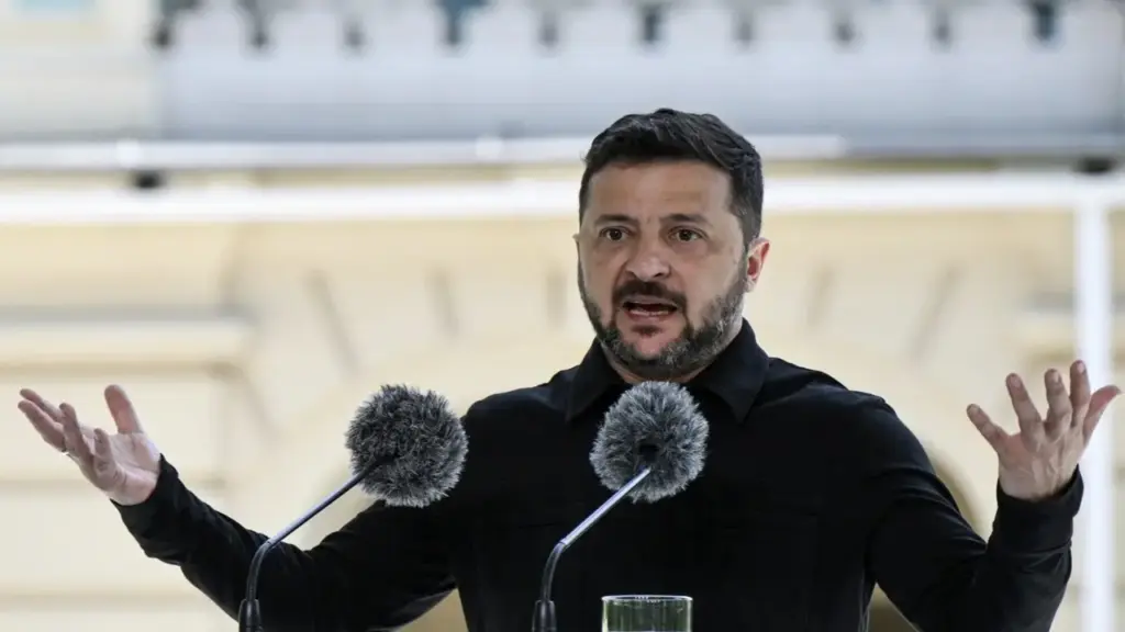 Lựa chọn khó của ông Zelensky sau khi sa thải Bộ trưởng Quốc phòng