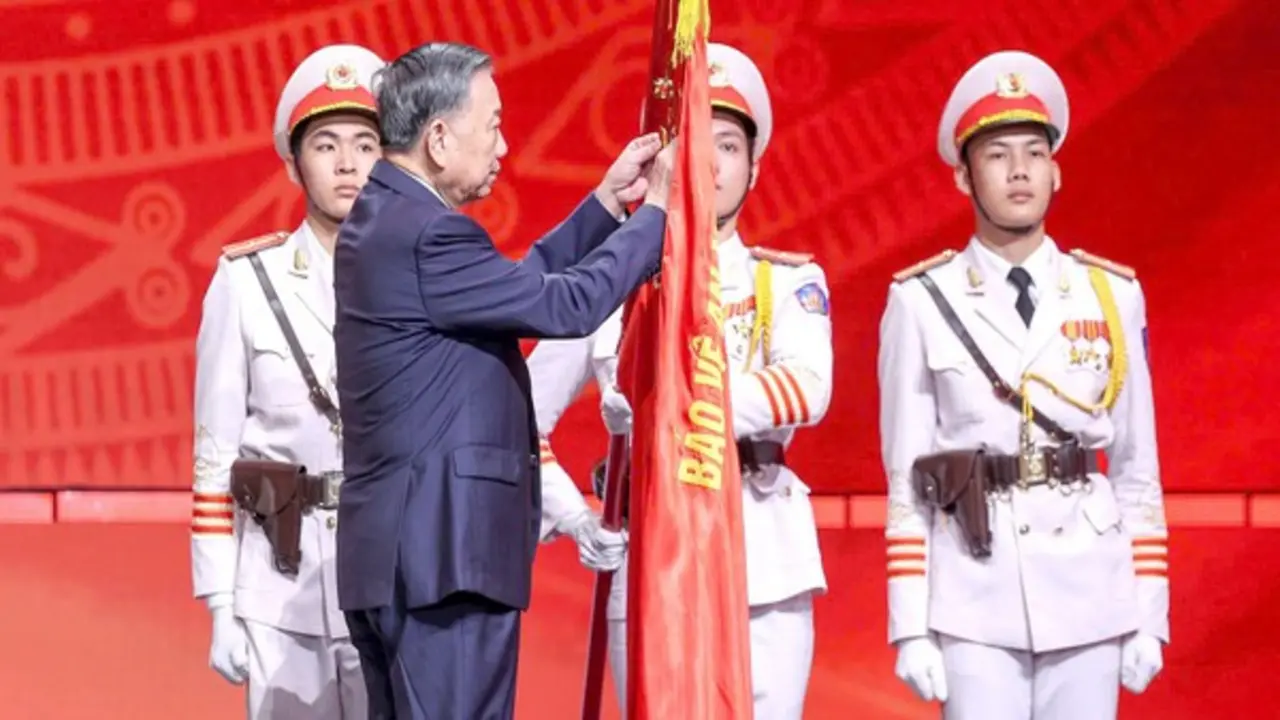 Lực lượng An ninh nhân dân đón nhận Huân chương Sao vàng lần thứ 4