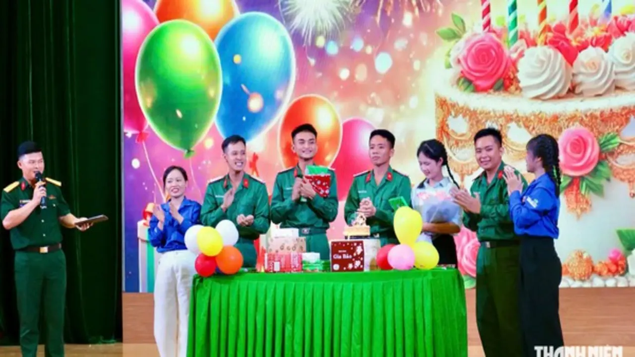 Mang 'sinh nhật đồng đội' lên sân khấu tranh tài đầy hấp dẫn