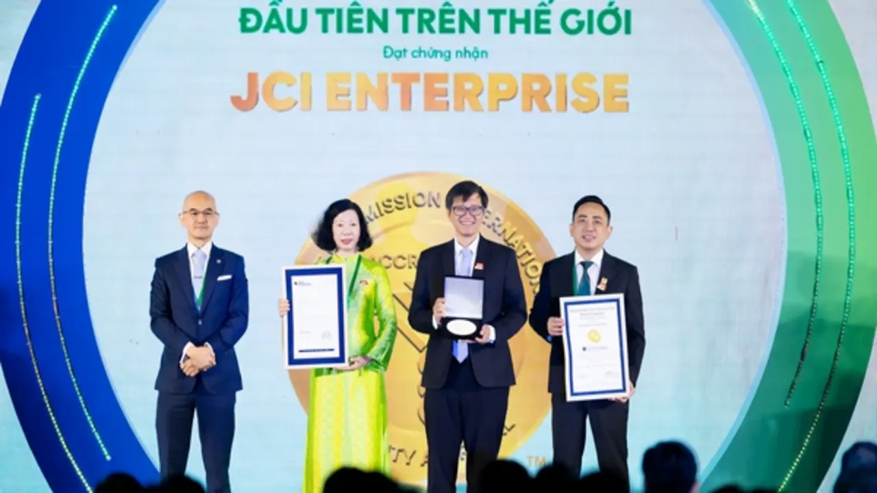 Mắt Sài Gòn là hệ thống bệnh viện mắt đầu tiên trên thế giới đạt JCI Enterprise