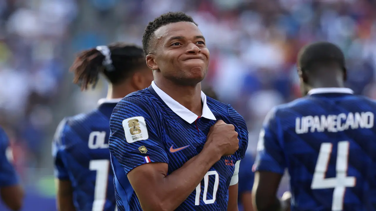 Mbappe phá kỷ lục ghi bàn vòng knock-out World Cup