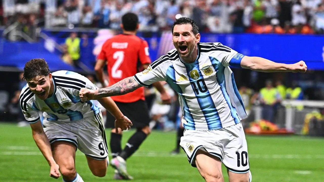 Messi điều chỉnh thế nào để giúp Argentina thắng ngược Ai Cập?